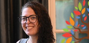 Addictions Counsellor, Kayla Brandenburg fosters a sense of community online with clients who attend Renascent’s virtual Continuing Care Program.